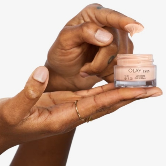 NWT Olay Ultimate Eye Cream for Dark Circles, Wrinkles ,Puffiness 13 ml - Picture 4 of 7